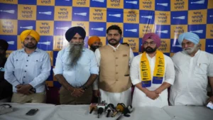 नेता Yadavinder Singh की Aam Aadmi Party में हुई वापसी, कार्यकारी President Sharry Kalsi ने ‘AAP’ परिवार में किया स्वागत