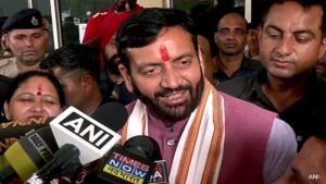 हरियाणा में गणतंत्र दिवस सर्कुलर पर कानूनी विवाद:’ध्वजारोहण’ और ‘राष्ट्रीय ध्वज फहराने’ के अंतर पर उलझी सरकार; CM-गवर्नर को शिकायत