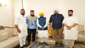 रुस्तम-ए-हिन्द पहलवान प्रीतपाल फगवाड़ा ‘आप’ में शामिल मुख्यमंत्री भगवंत मान ने औपचारिक रूप से पार्टी में किया शामिल