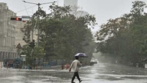 मानसून से पहले बदला मौसम का मिजाज, पंजाब के 17 जिलों में बारिश और तेज हवाओं का अलर्ट